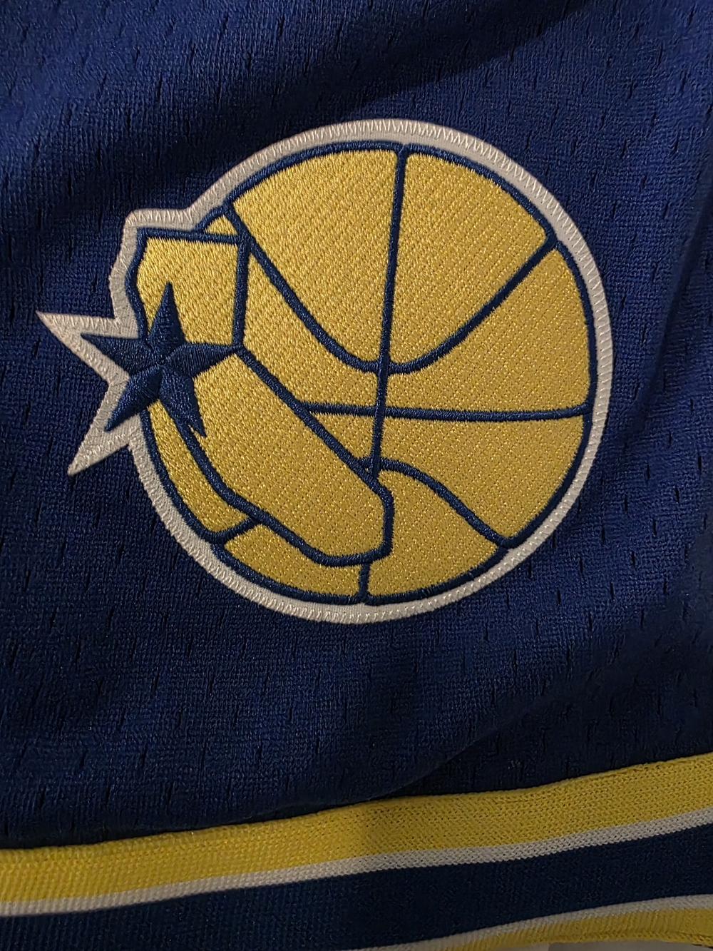 Authentic M&N Golden State Warriors Shorts - Picture 3 of 4
